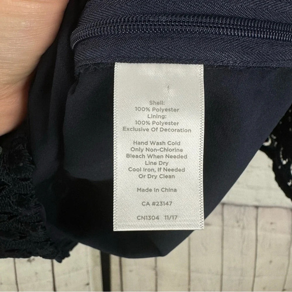 Talbots RSVP Navy Blue Eyelet Lace Bell Sleeve Top Blouse Size XS - Picture 7 of 9